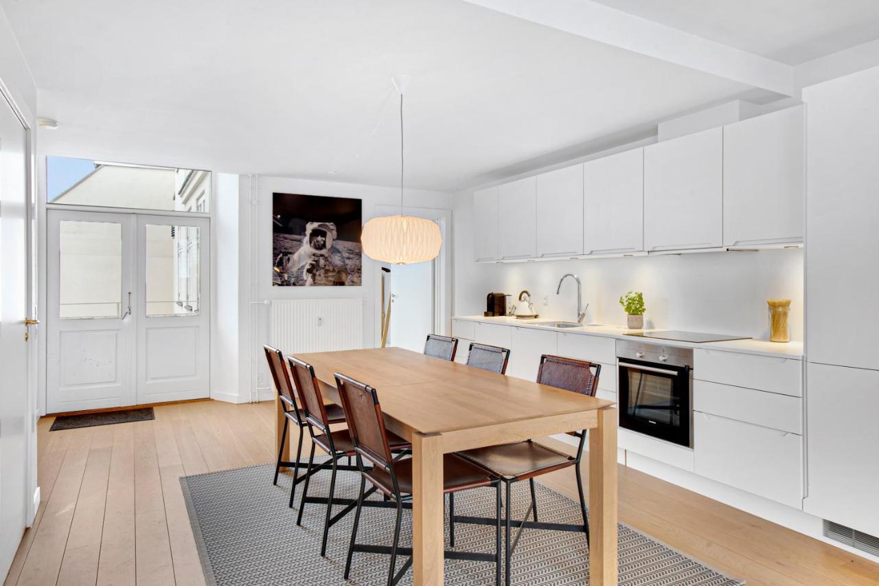 Sanders Monarch - Charming One-Bedroom Apartment With Two Balconies Kopenhagen Buitenkant foto